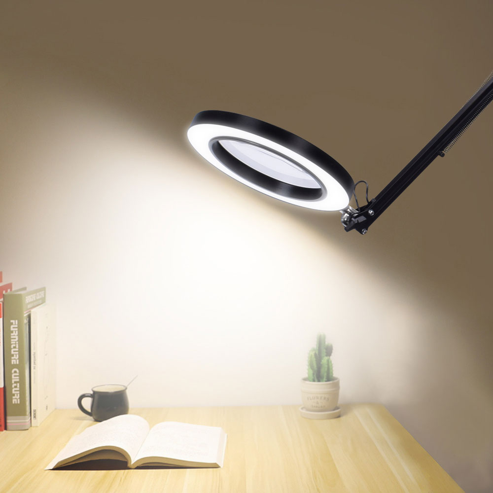 lampa LED z lupą soczewką powiększającą na ramieniu